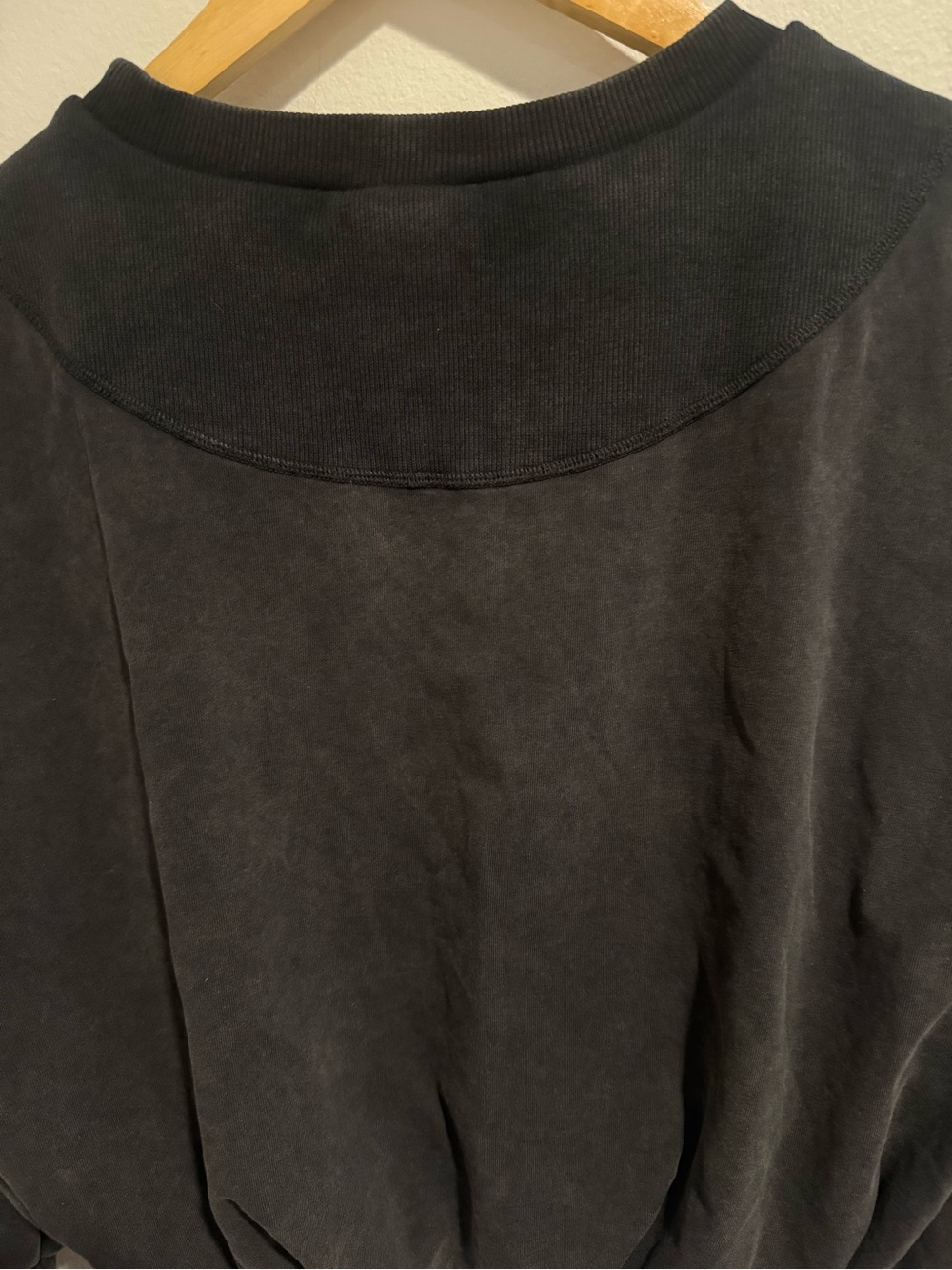 JoyLab Washed Bubble Hem Cropped Sweatshirt Activewear Black Size Small - Picture 8 of 9